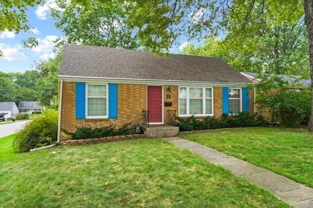 7640 Locust St, Kansas City, MO 64131