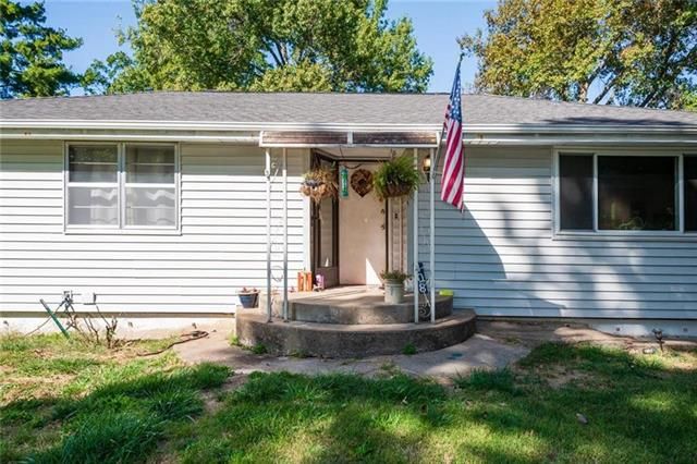 108 E 147th St, Kansas City, MO 64145