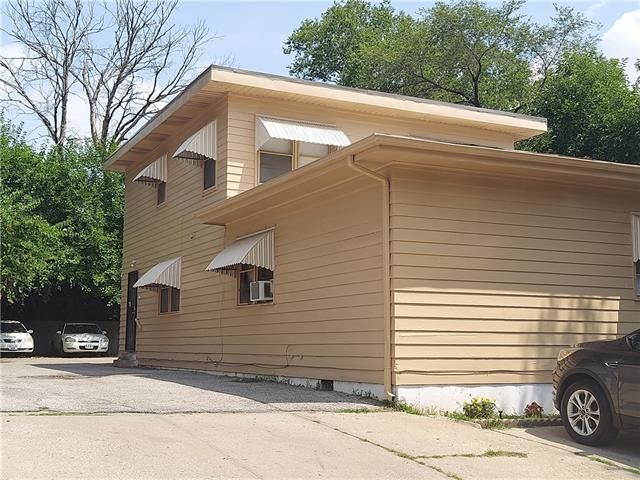 5236 E 28 St, Kansas City, MO 64128