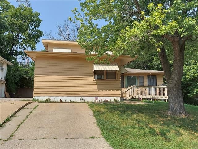 5236 E 28 St, Kansas City, MO 64128