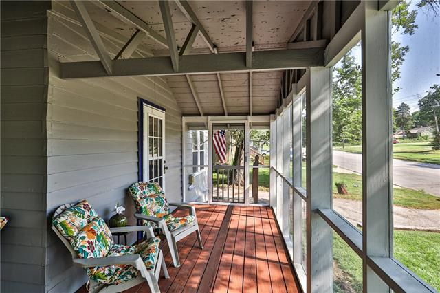 8220 Holmes Rd, Kansas City, MO 64131