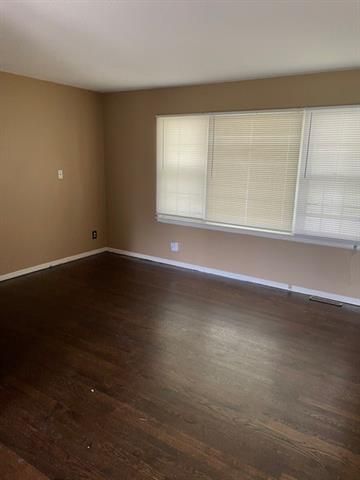 9203 Richmond Ave, Kansas City, MO 64138