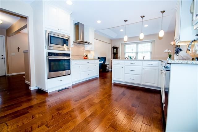15908 W 152nd St, Olathe, KS 66062
