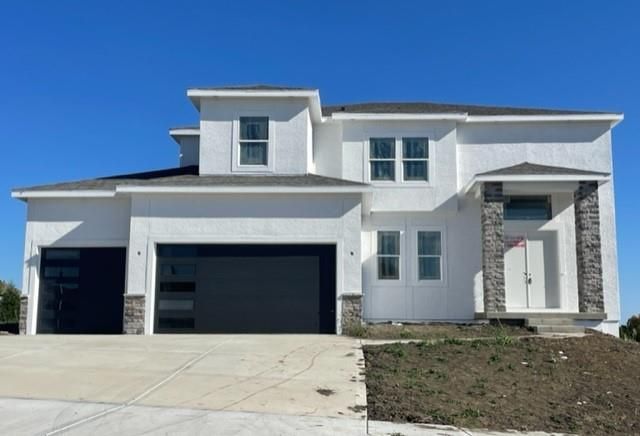 17105 Parkhill St, Overland Park, KS 66221