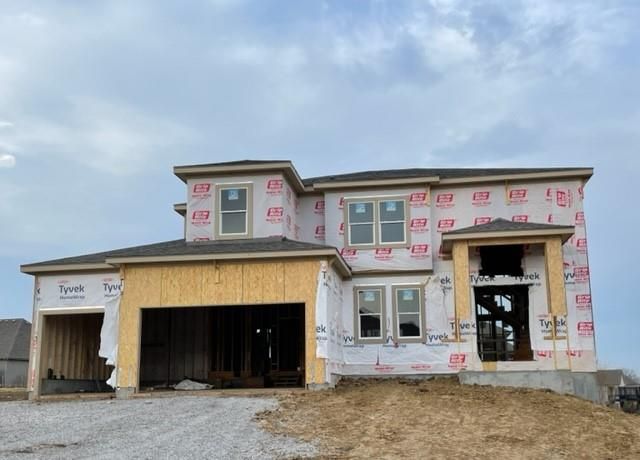 17105 Parkhill St, Overland Park, KS 66221