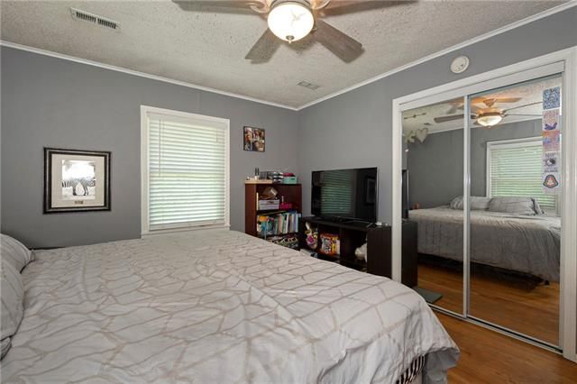 8002 E 82nd St, Kansas City, MO 64138