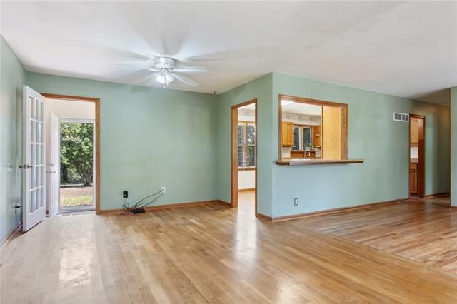 9211 Stubbs Rd, Kansas City, MO 64138