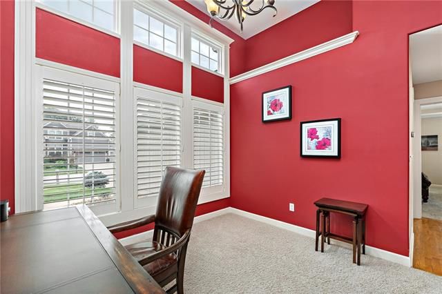 1844 Surrey St, Liberty, MO 64068