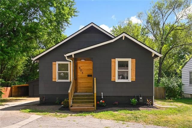 501 W 86th Ter, Kansas City, MO 64114