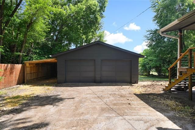 501 W 86th Ter, Kansas City, MO 64114
