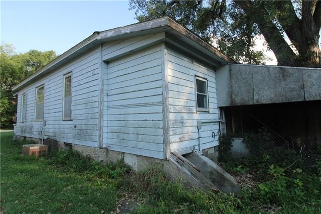 603 N Locust St, Stanberry, MO 64489