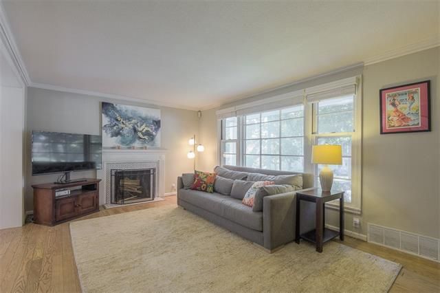 620 E 65th Ter, Kansas City, MO 64131