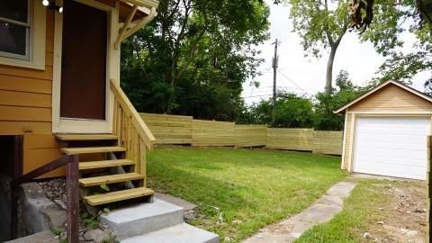 2020 E 48th Ter, Kansas City, MO 64130