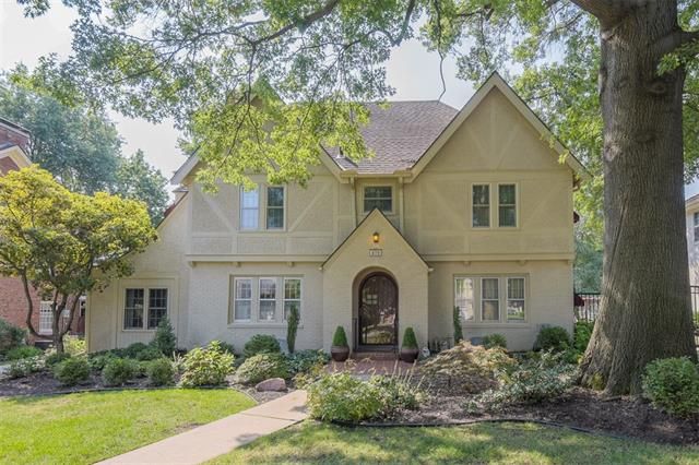 409 W 68th St, Kansas City, MO 64113