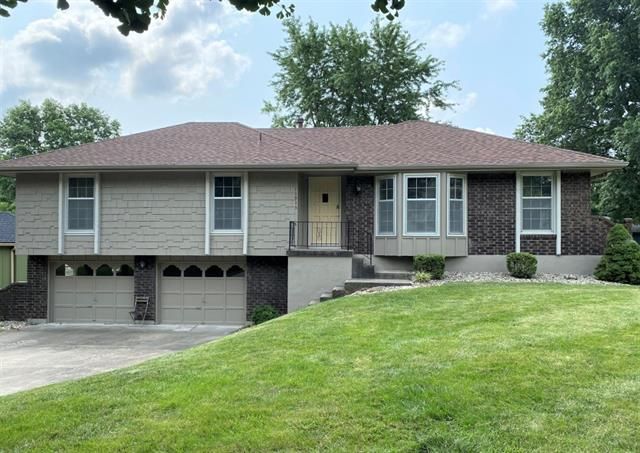 11913 E 54th Ter, Kansas City, MO 64133