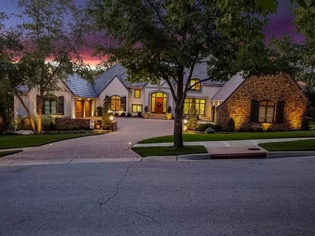 2912 W 113th St, Leawood, KS 66211