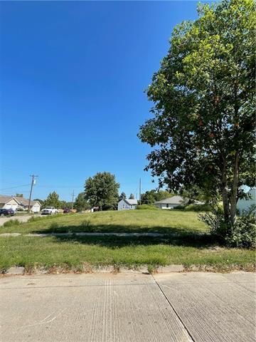 1001 E 4th St, Maryville, MO 64468