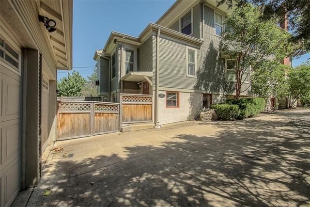 4312 Mcgee St, Kansas City, MO 64111
