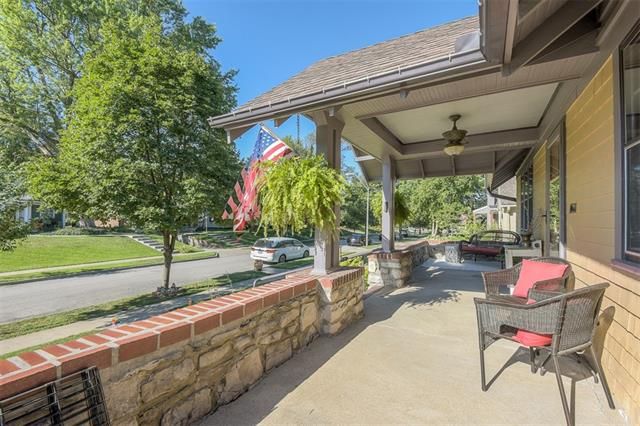 304 E 66th Ter, Kansas City, MO 64113