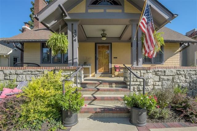 304 E 66th Ter, Kansas City, MO 64113