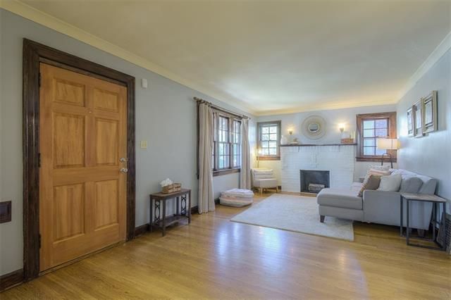 304 E 66th Ter, Kansas City, MO 64113