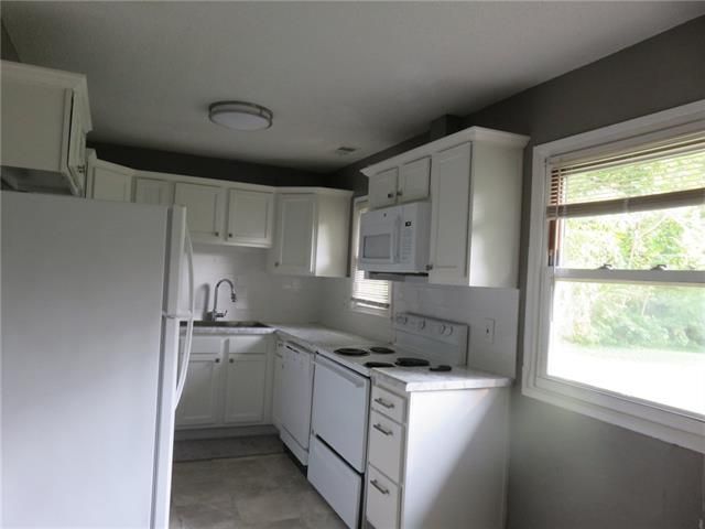 4841 E 43rd St, Kansas City, MO 64130