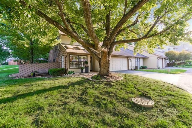 731 E 122nd Pl, Kansas City, MO 64146