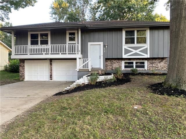 412 SE Sherri Ln, Blue Springs, MO 64014