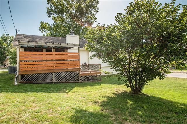 1128 W Cedar Ter, Olathe, KS 66061
