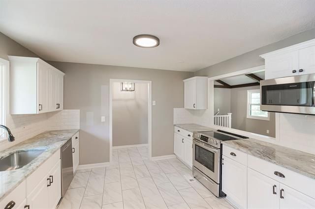 2400 E 110th St, Kansas City, MO 64131