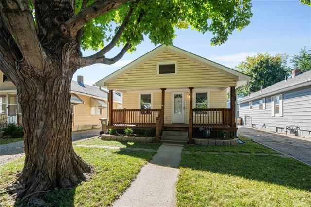 1227 E 24th Ave, Kansas City, MO 64116