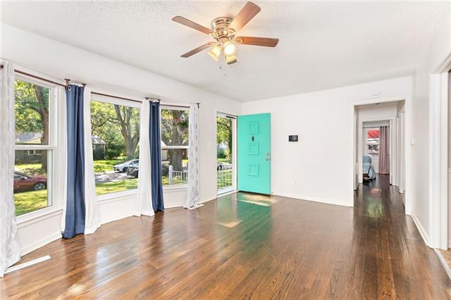 6810 E 98th Ter, Kansas City, MO 64134