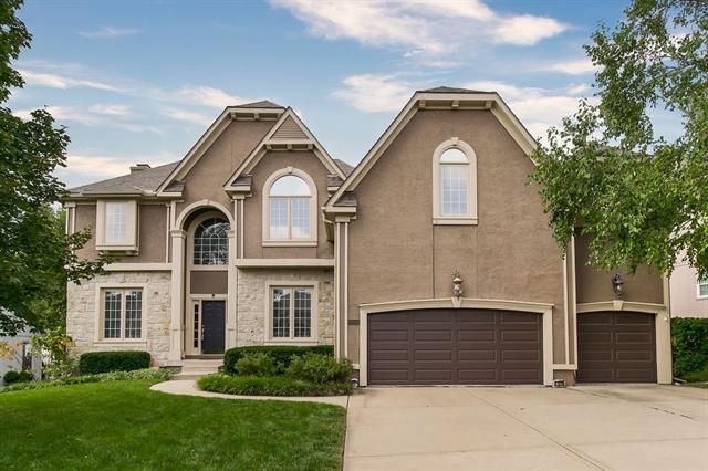 13726 Cody St, Overland Park, KS 66221