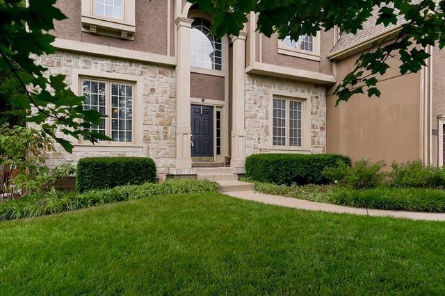 13726 Cody St, Overland Park, KS 66221