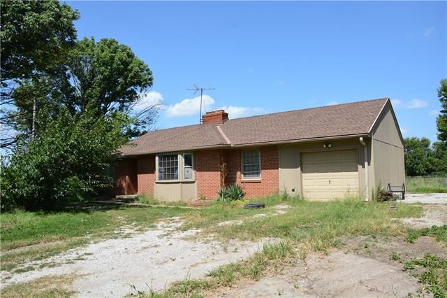 1012 NW 1st St, Oak Grove, MO 64075