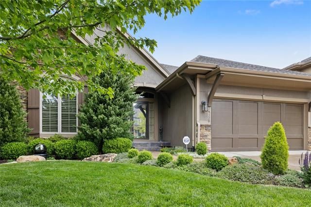 24128 W 124th St, Olathe, KS 66061