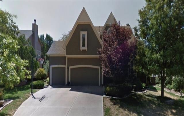 5402 Hilltop Dr, Shawnee, KS 66226