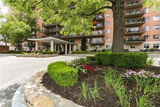 4550 Warwick Blvd #207, Kansas City, MO 64111