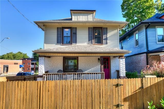 700 E 27th Ter, Kansas City, MO 64109
