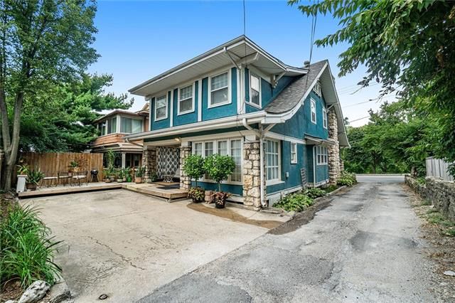 605 E 39th St, Kansas City, MO 64109