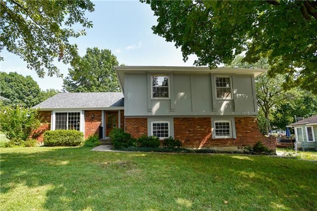 6827 NW Dawn Ln, Kansas City, MO 64151