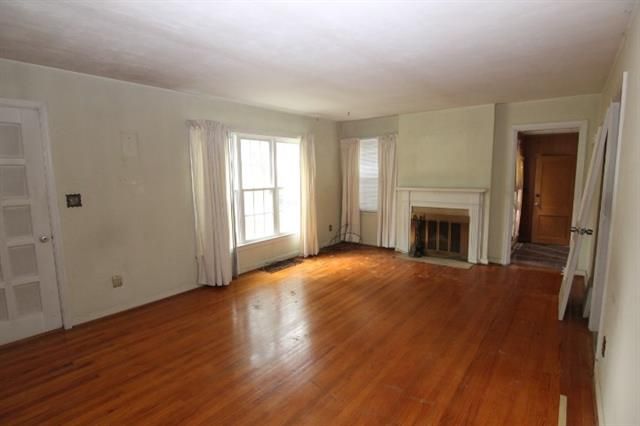 5830 E 113th St, Kansas City, MO 64134
