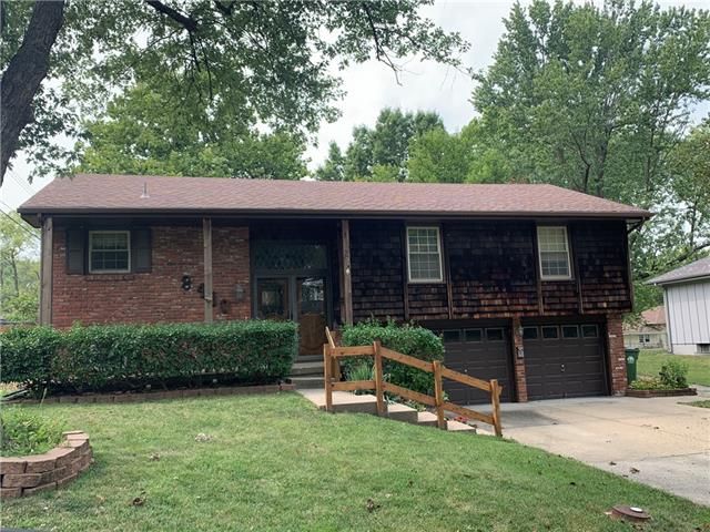 8410 Ford Ave, Raytown, MO 64138