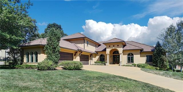 8308 Maplewood Ln, Lenexa, KS 66215