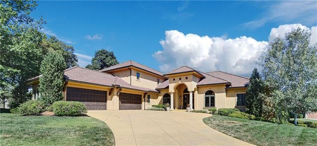 8308 Maplewood Ln, Lenexa, KS 66215