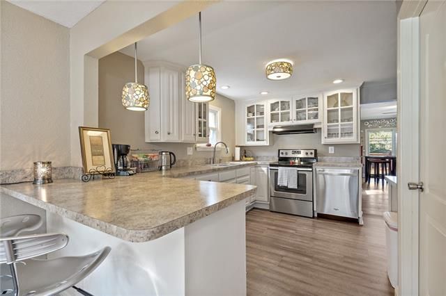 7808 E 49th St, Kansas City, MO 64129