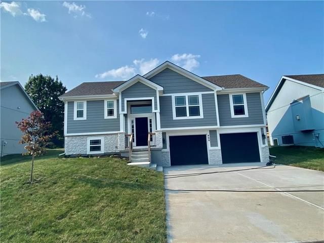 11237 Bristol Ave, Kansas City, MO 64156