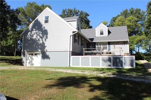 22101 E Bundschu Rd, Independence, MO 64056