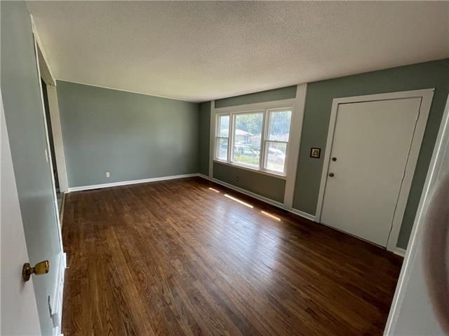 6704 E 96th Ter, Kansas City, MO 64134