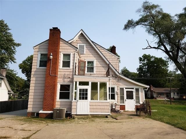 2115 E 74th St, Kansas City, MO 64132